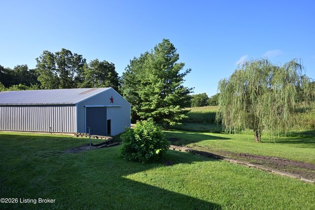 290 Hochstrasser Rd, Elk Creek, KY 40071