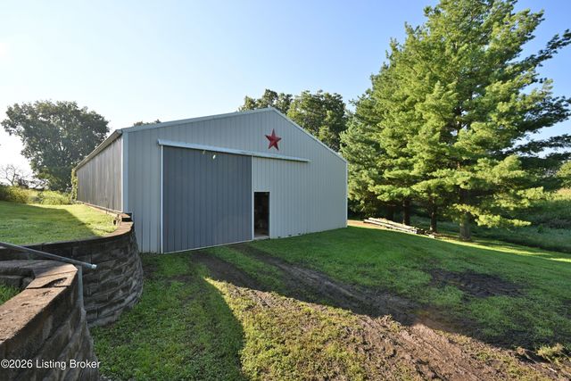 290 Hochstrasser Rd, Elk Creek, KY 40071