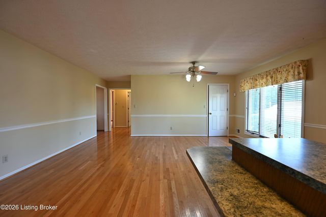 290 Hochstrasser Rd, Elk Creek, KY 40071