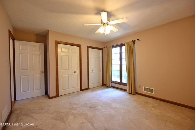 290 Hochstrasser Rd, Elk Creek, KY 40071