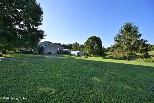 290 Hochstrasser Rd, Elk Creek, KY 40071
