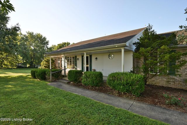 290 Hochstrasser Rd, Elk Creek, KY 40071