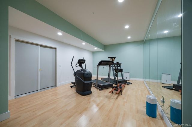 100 Huyler Drive, Hyde Park, NY 12538