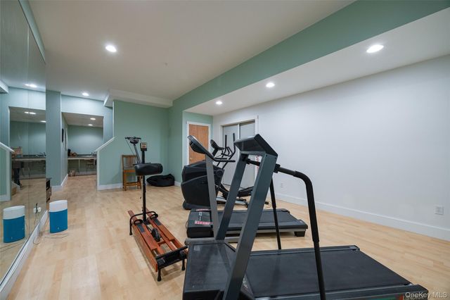 100 Huyler Drive, Hyde Park, NY 12538