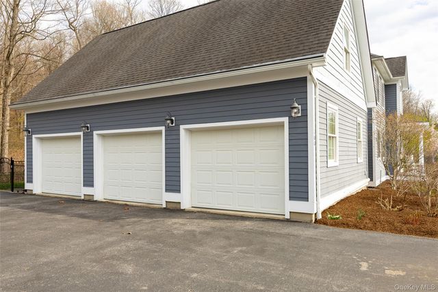 100 Huyler Drive, Hyde Park, NY 12538
