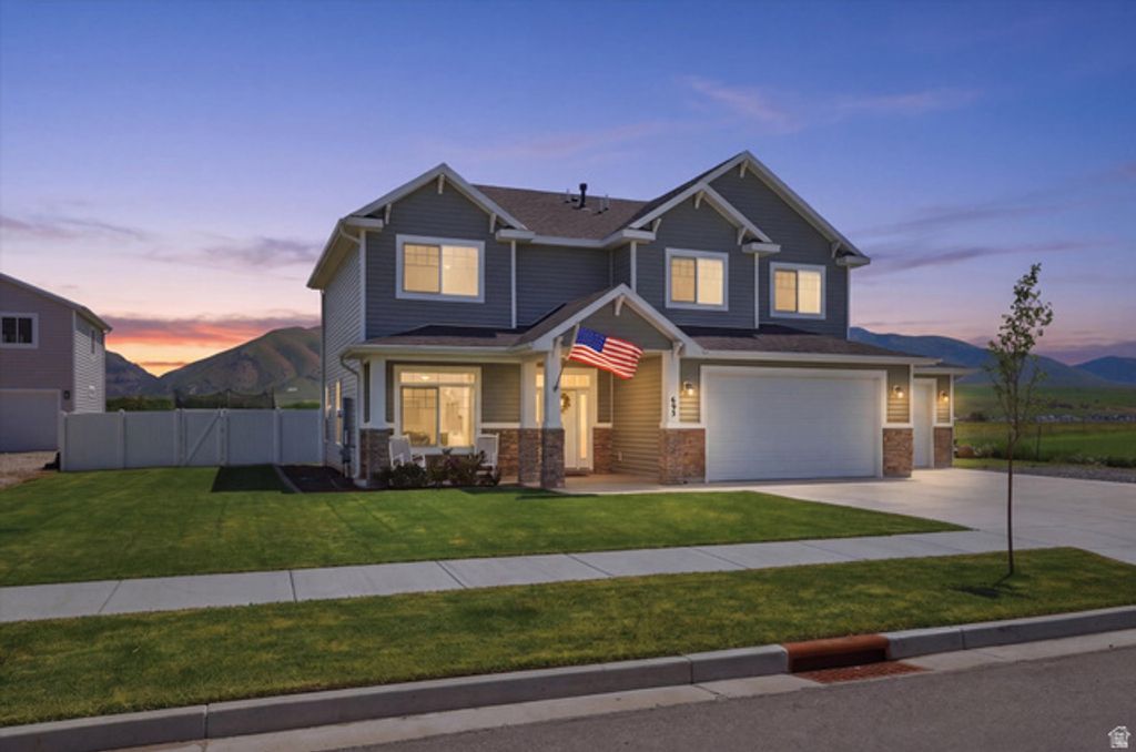 Image 1 of property listing at 695 S 400 E, Hyrum, UT 84319