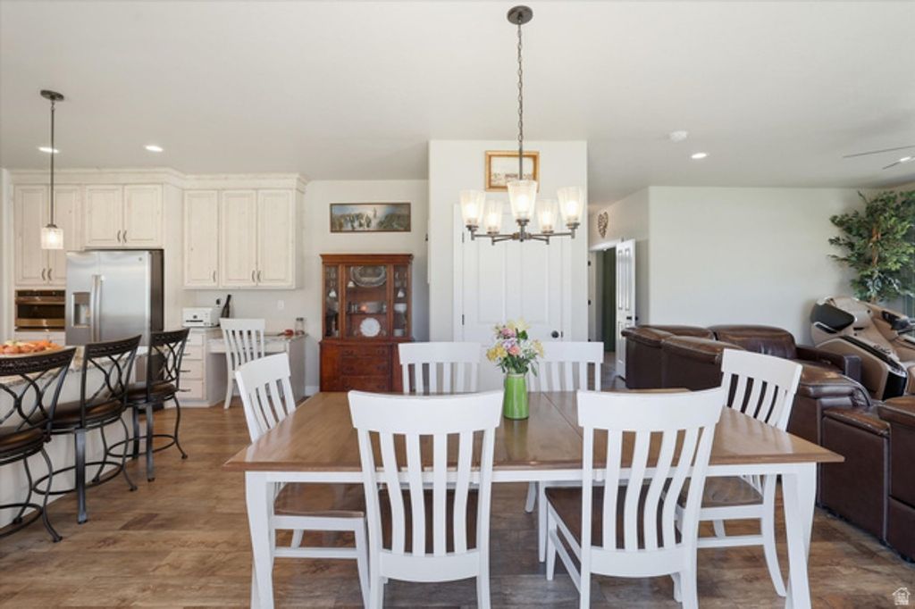 Image 11 of property listing at 695 S 400 E, Hyrum, UT 84319