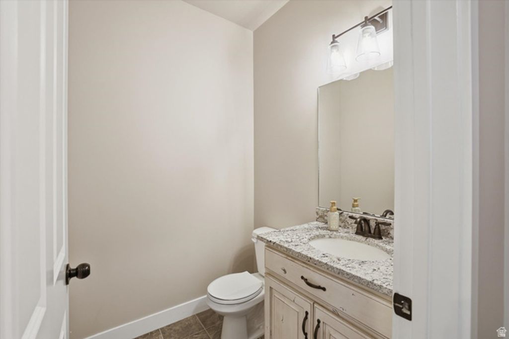 Image 19 of property listing at 695 S 400 E, Hyrum, UT 84319