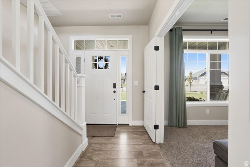 Image 4 of property listing at 695 S 400 E, Hyrum, UT 84319