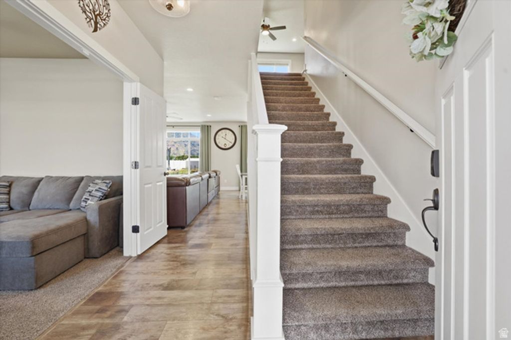 Image 5 of property listing at 695 S 400 E, Hyrum, UT 84319