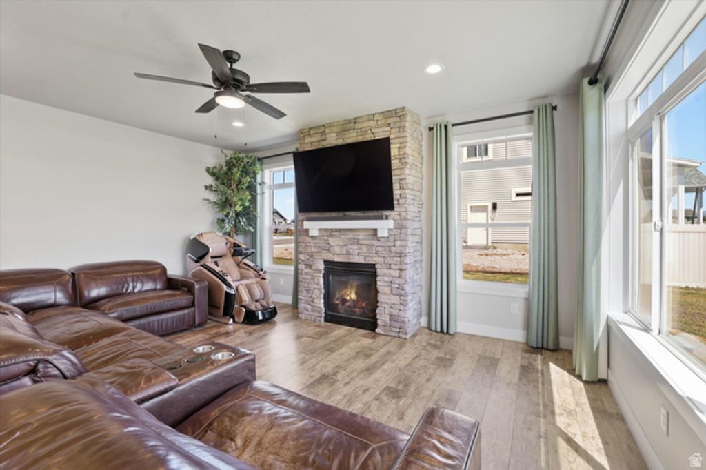 Image 9 of property listing at 695 S 400 E, Hyrum, UT 84319