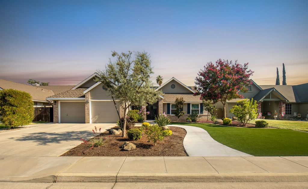 4420 W Orchard Avenue, Visalia, CA 93277