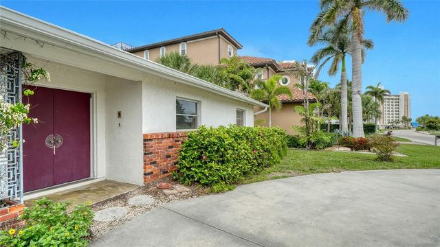 621 ALHAMBRA ROAD, Venice, FL 34285