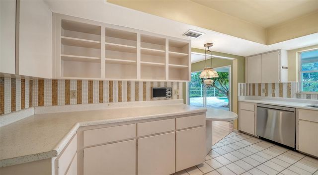 621 ALHAMBRA ROAD, Venice, FL 34285