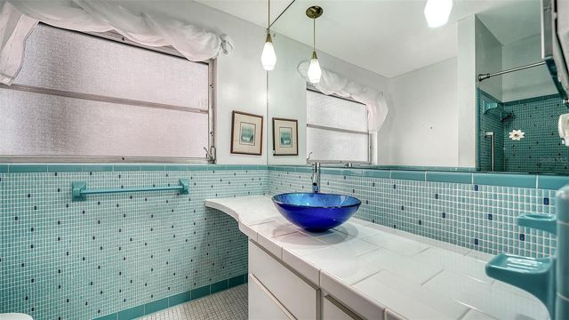 621 ALHAMBRA ROAD, Venice, FL 34285