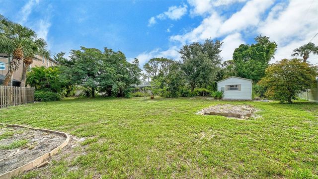 621 ALHAMBRA ROAD, Venice, FL 34285