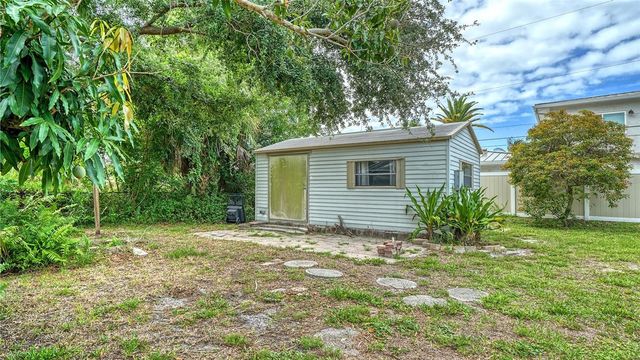 621 ALHAMBRA ROAD, Venice, FL 34285