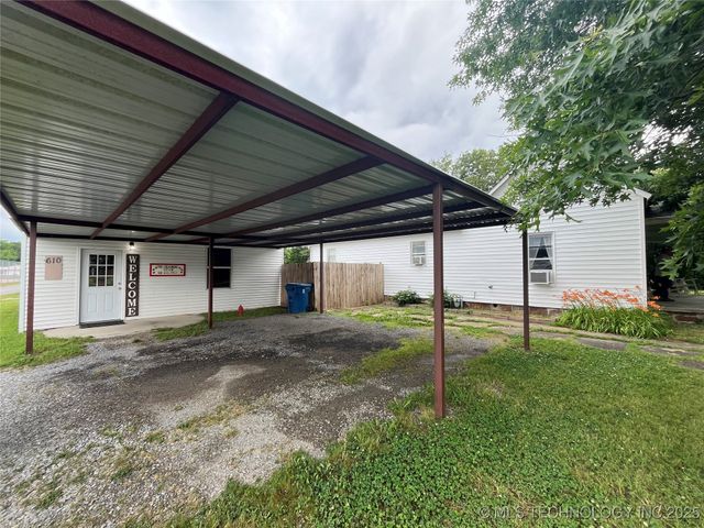 610 W Washington Avenue, Krebs, OK 74501