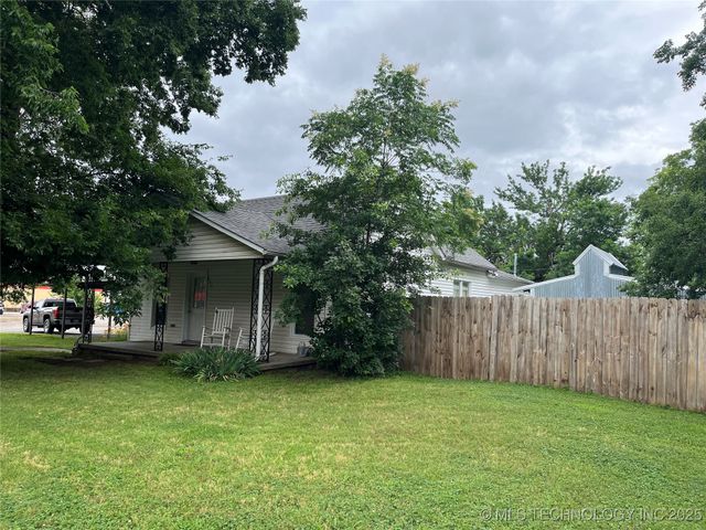 610 W Washington Avenue, Krebs, OK 74501