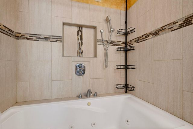 8316 Dellwood Road NE, Albuquerque, NM 87110