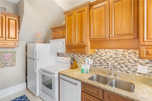 103 W Gordon Street A, Savannah, GA 31401