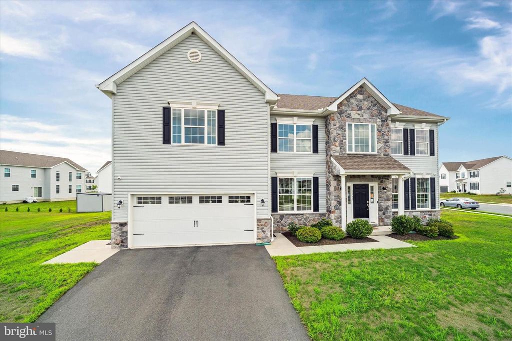 106 SOUTH HALL CT #CHARLESTON GRAND, Smyrna, DE 19977