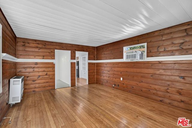 1723 N Beverly Glen Boulevard, Los Angeles, CA 90077