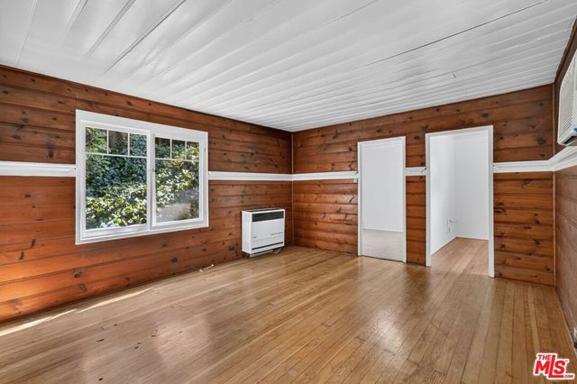 1723 N Beverly Glen Boulevard, Los Angeles, CA 90077