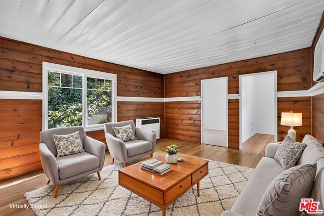 1723 N Beverly Glen Boulevard, Los Angeles, CA 90077