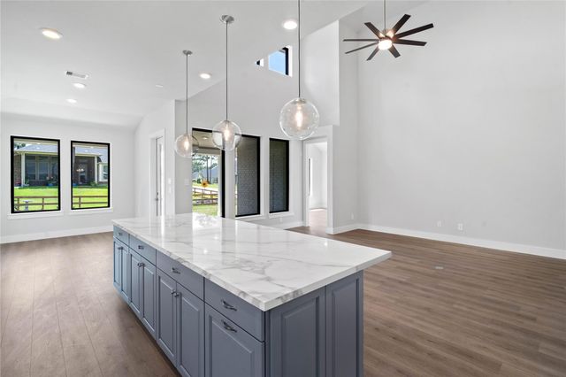 551 Black Bronco Road, Magnolia, TX 77354
