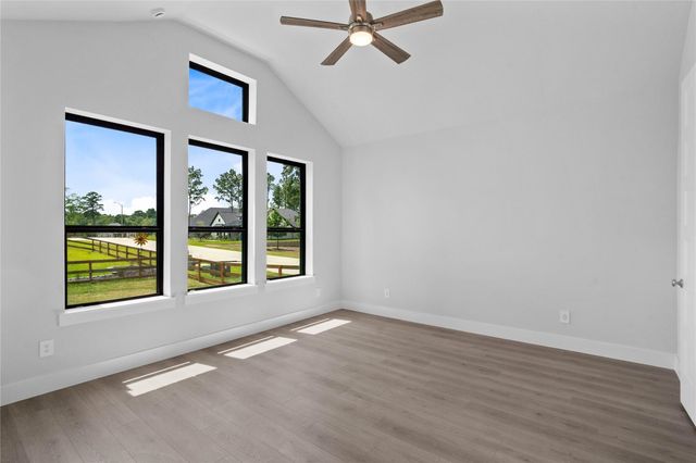 551 Black Bronco Road, Magnolia, TX 77354