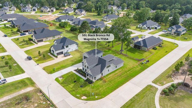 551 Black Bronco Road, Magnolia, TX 77354