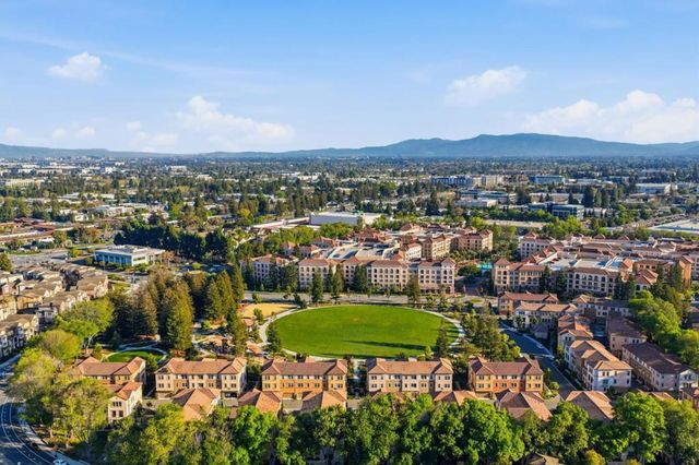 1065 Darwin Terrace 3, Sunnyvale, CA 94085