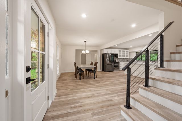 2127 Los Robles Street, Grapevine, TX 76051