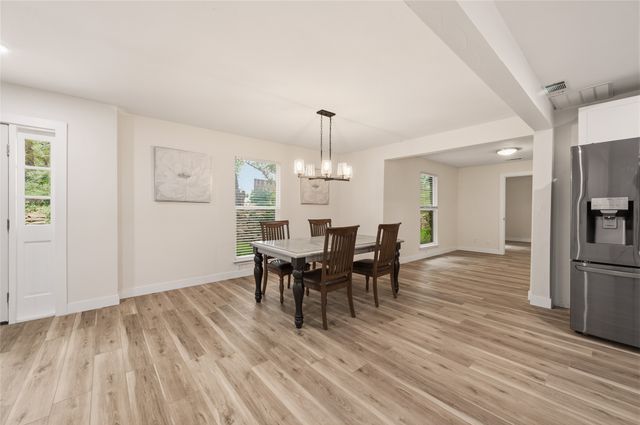 2127 Los Robles Street, Grapevine, TX 76051