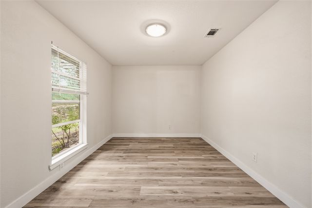 2127 Los Robles Street, Grapevine, TX 76051