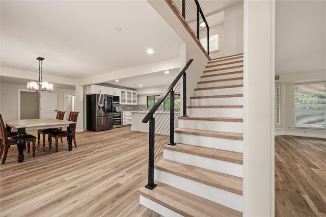2127 Los Robles Street, Grapevine, TX 76051