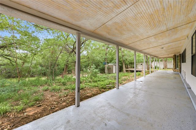 2127 Los Robles Street, Grapevine, TX 76051