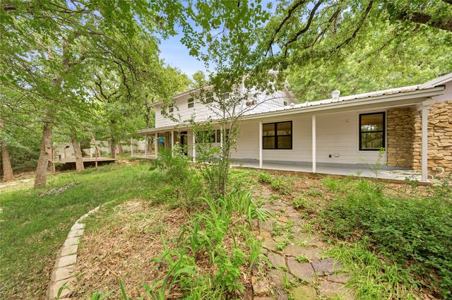 2127 Los Robles Street, Grapevine, TX 76051