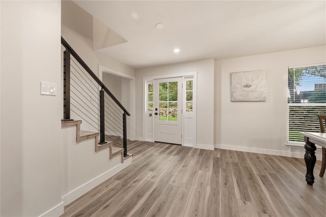 2127 Los Robles Street, Grapevine, TX 76051