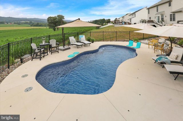 112 RUNNING CREEK DR, Reading, PA 19608