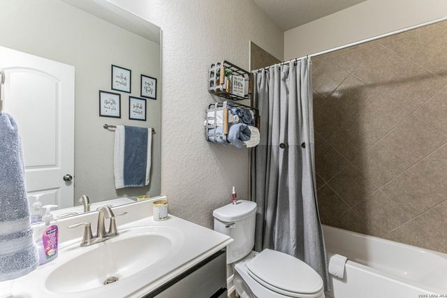 5047 Italica, San Antonio, TX 78253