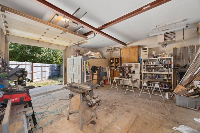 3381 N Milwaukee Avenue, Chicago, IL 60641