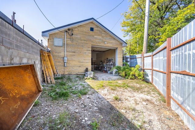 3381 N Milwaukee Avenue, Chicago, IL 60641