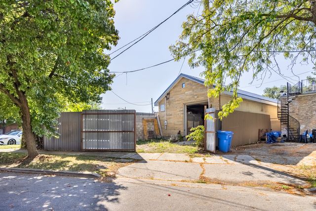 3381 N Milwaukee Avenue, Chicago, IL 60641