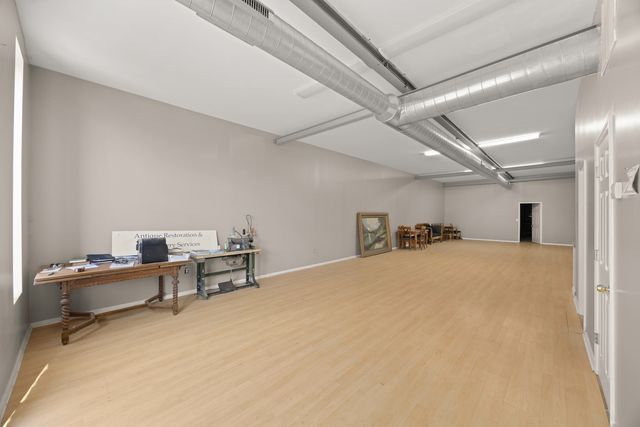 3381 N Milwaukee Avenue, Chicago, IL 60641