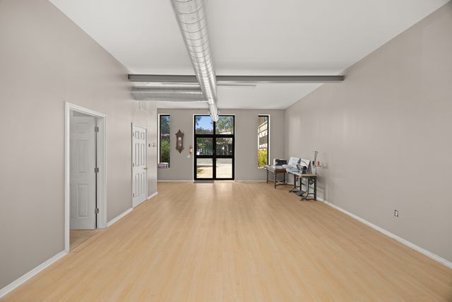 3381 N Milwaukee Avenue, Chicago, IL 60641