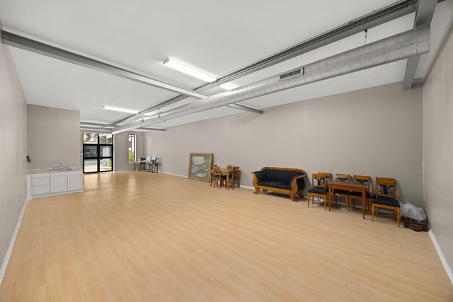 3381 N Milwaukee Avenue, Chicago, IL 60641