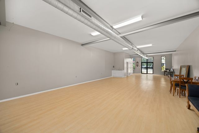 3381 N Milwaukee Avenue, Chicago, IL 60641