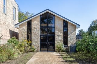 3381 N Milwaukee Avenue, Chicago, IL 60641